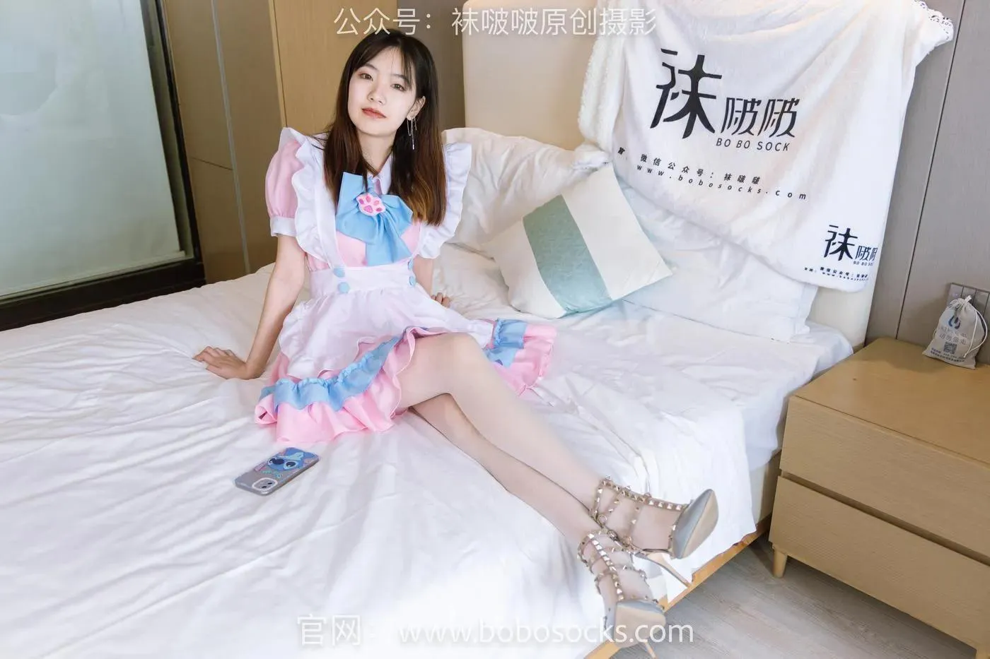 [BoBoSocks袜啵啵]NO.154 小甜豆-两双高跟鞋、珠光白丝、女仆装 [200P]插图5